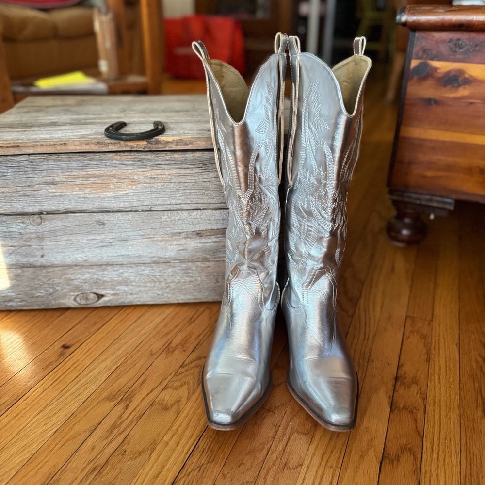 Silver Boots - Picture 2 of 8